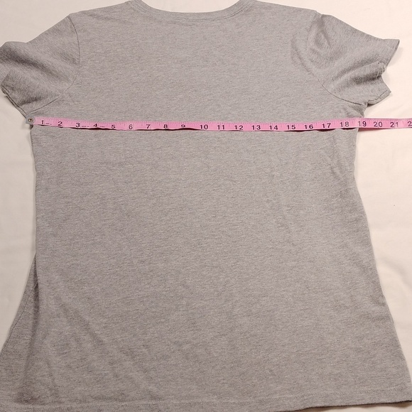 Life Is Good Womens Ladybug Design V Neck T Shirt Size Medium - Picture 8 of 8